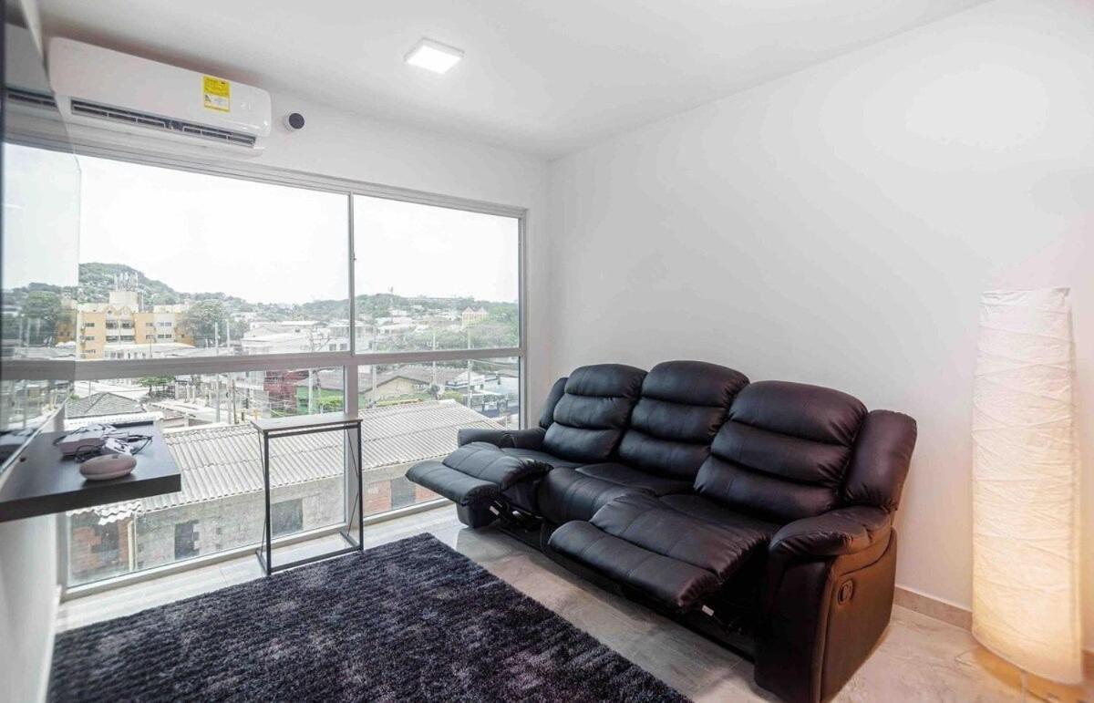 Luxury Ctg Near Cold Ac & Hot Water Apartment